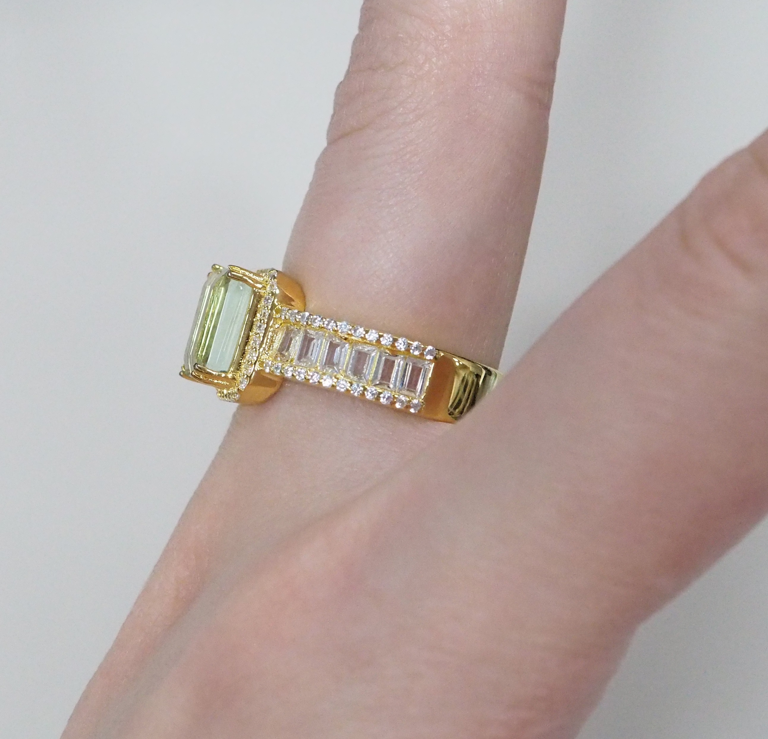 Серебряное кольцо с флюоритом